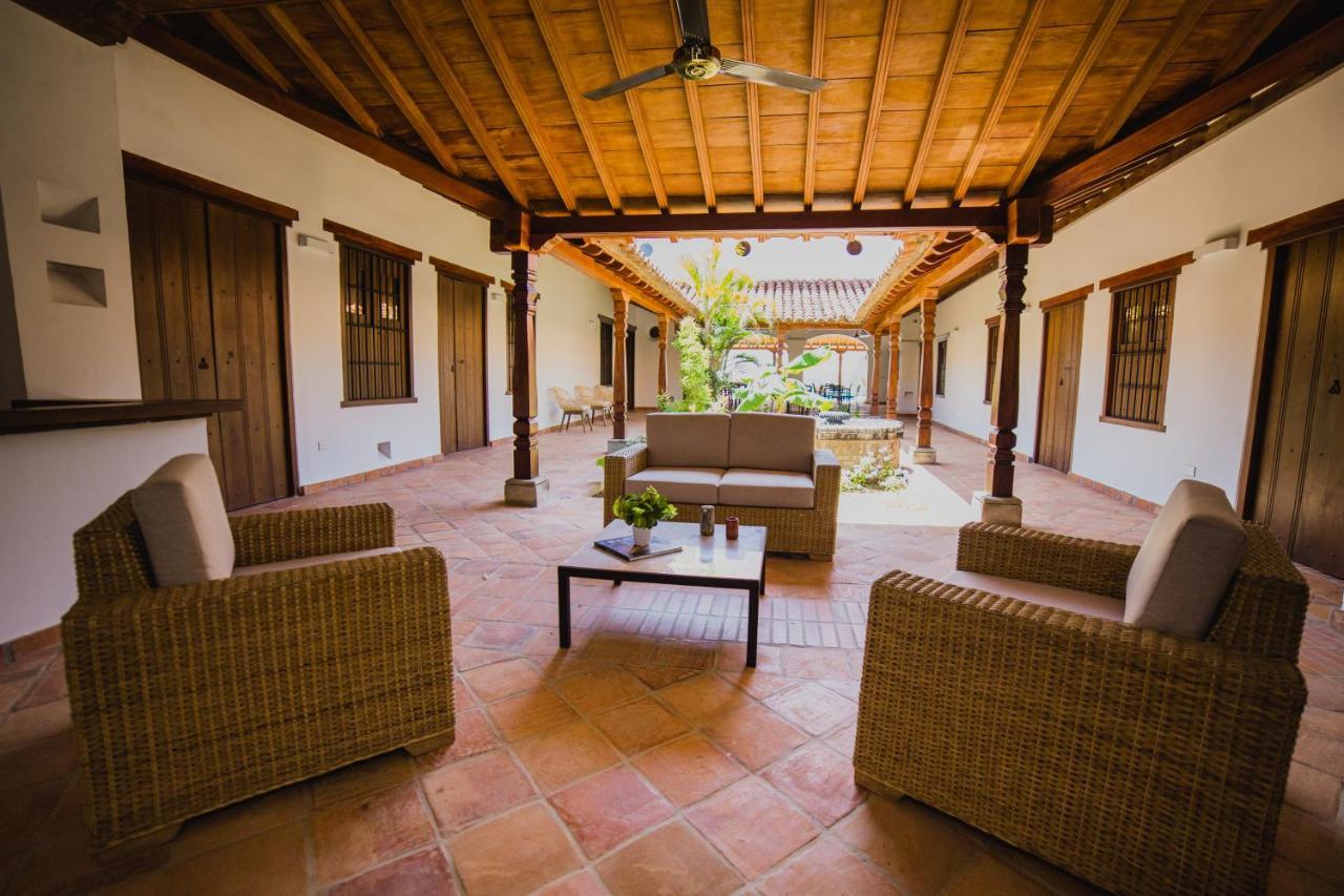 Karakali Boutique Hotel Mompos Exterior photo